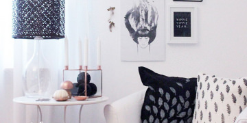 Herbstdeko Ideen mit selbst gedrucktem Kissen mit Feder Print