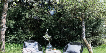 Gartendeko selber machen: DIY Gartentisch basteln