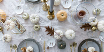Babyboo Kürbisse, Gold und Grau für eine elegante Herbsttischdeko